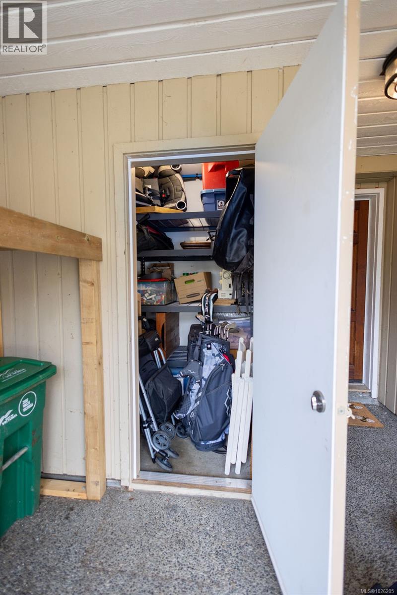 112 3048 Washington Avenue, Victoria