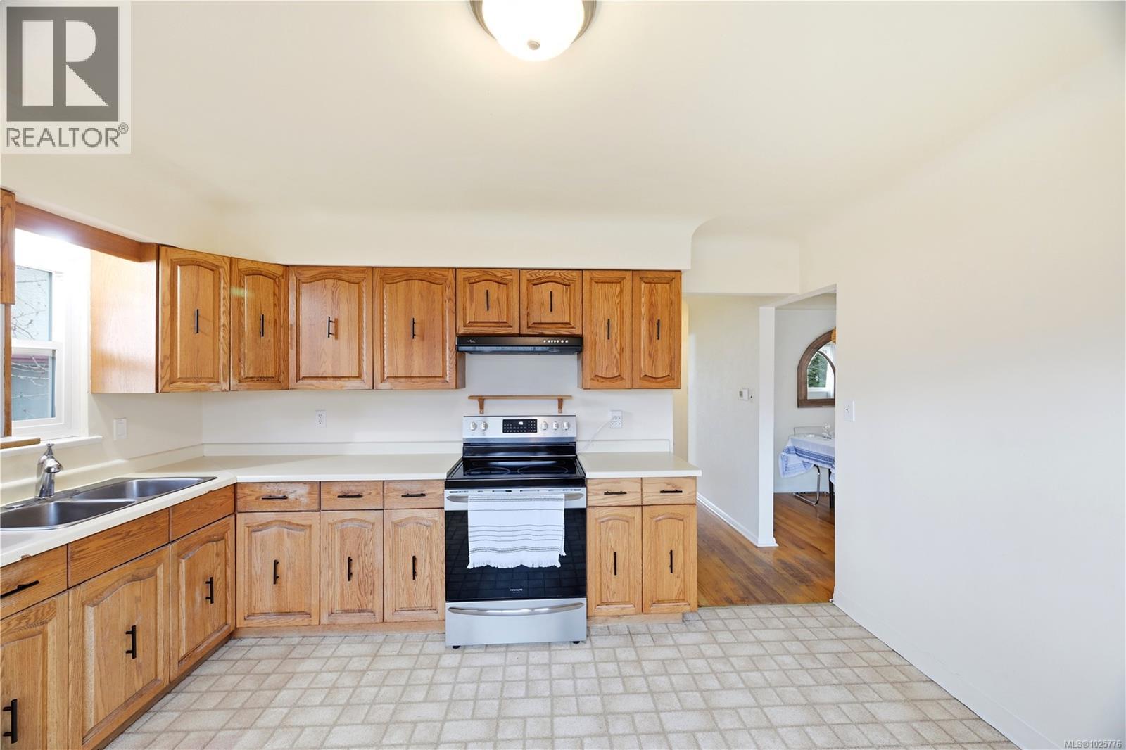 2535 Prior St, Victoria