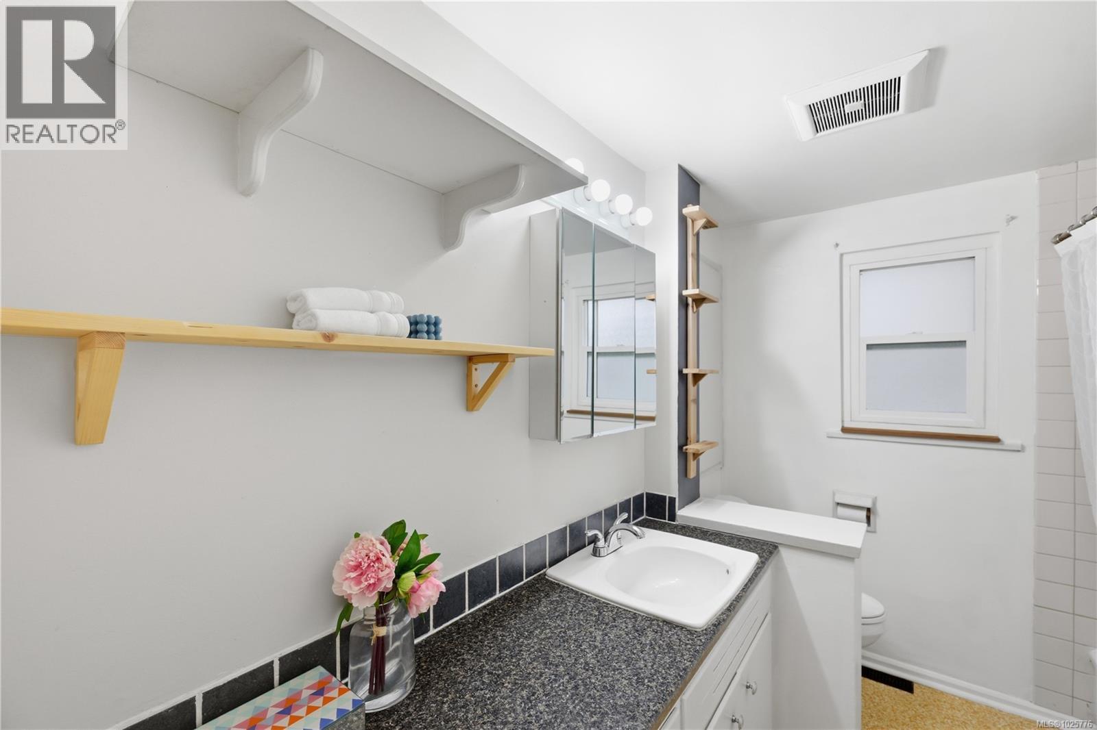 2535 Prior St, Victoria