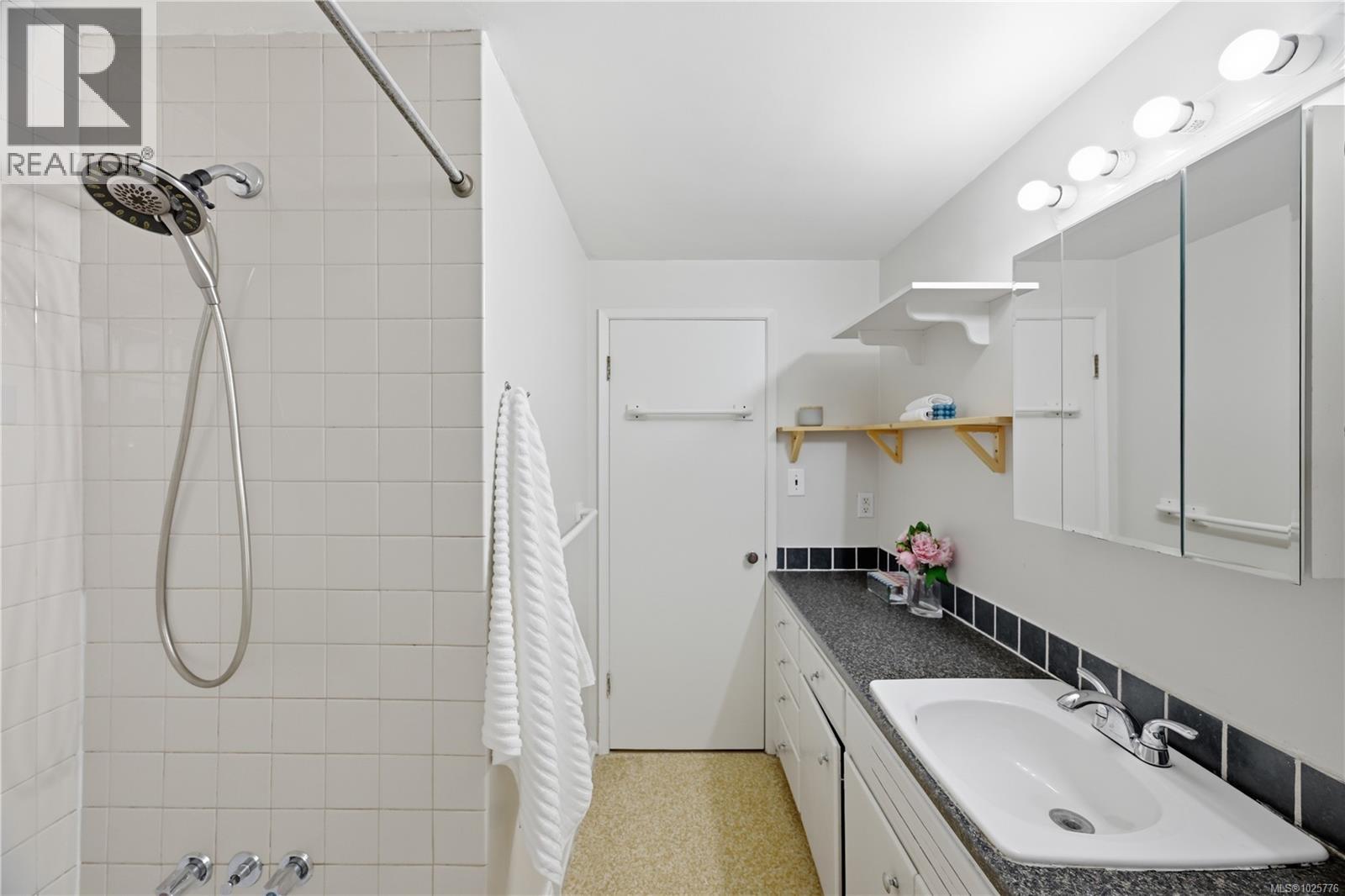 2535 Prior St, Victoria