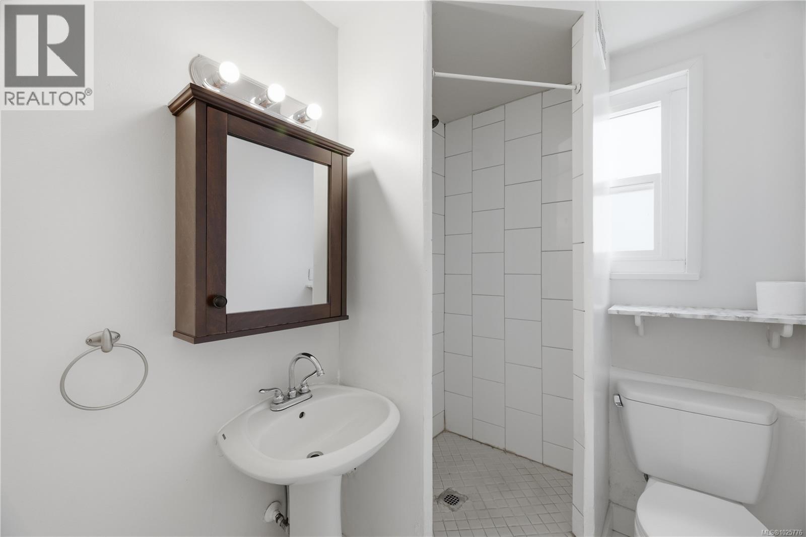 2535 Prior St, Victoria