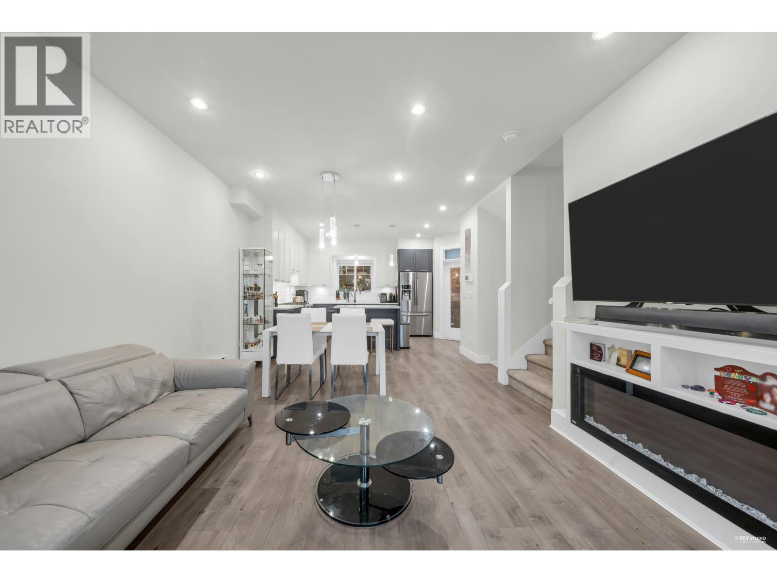 3 188 WOOD STREET, New Westminster