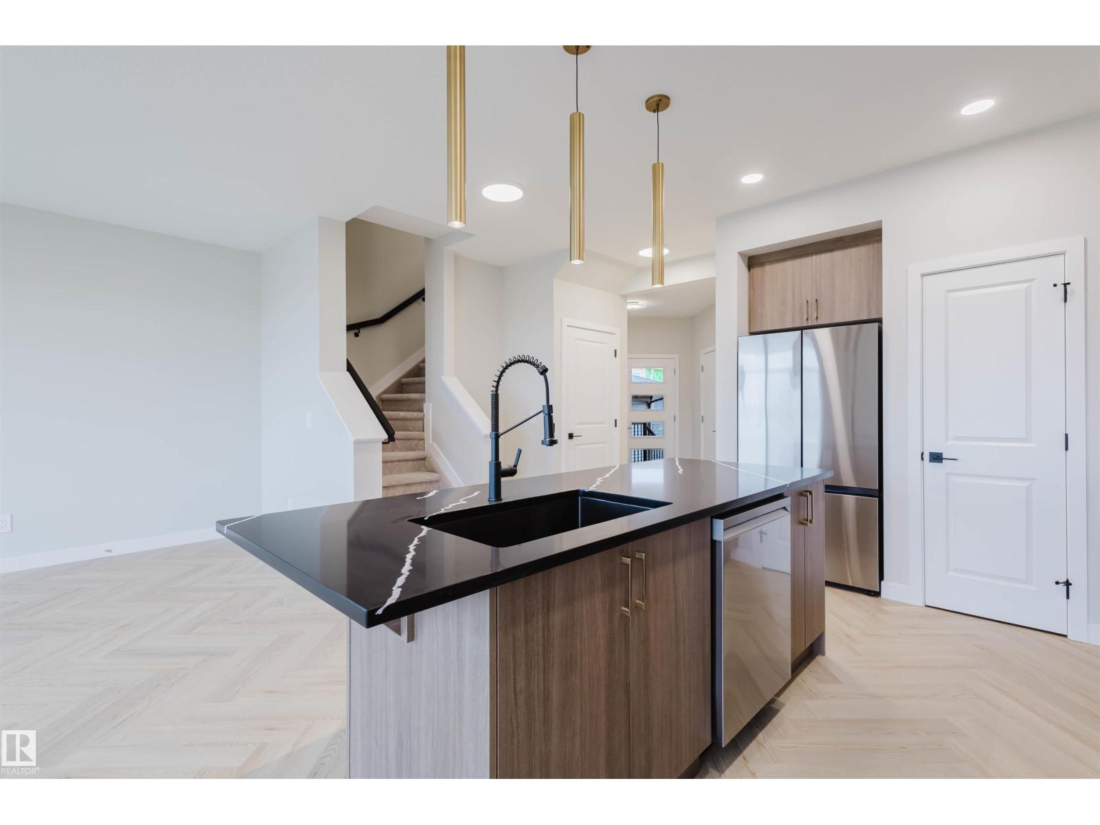 8292 Kiriak LO SW, Edmonton