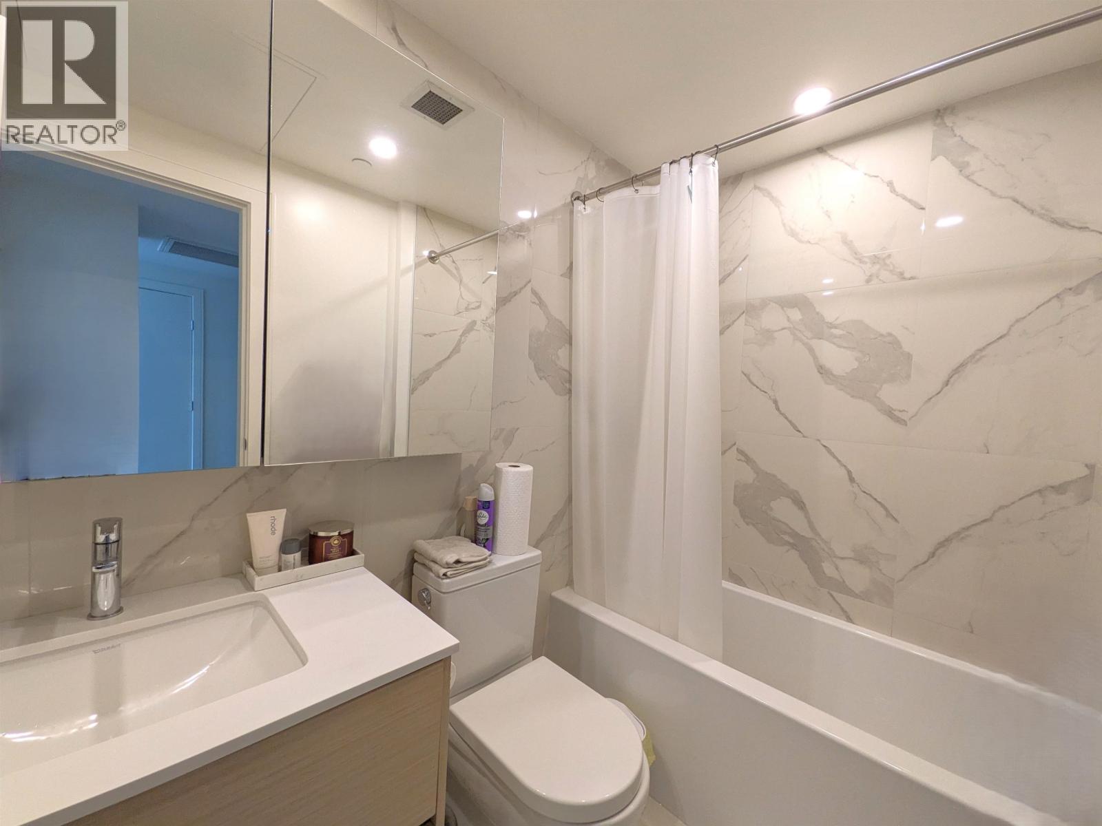 902 200 KLAHANIE COURT, West Vancouver