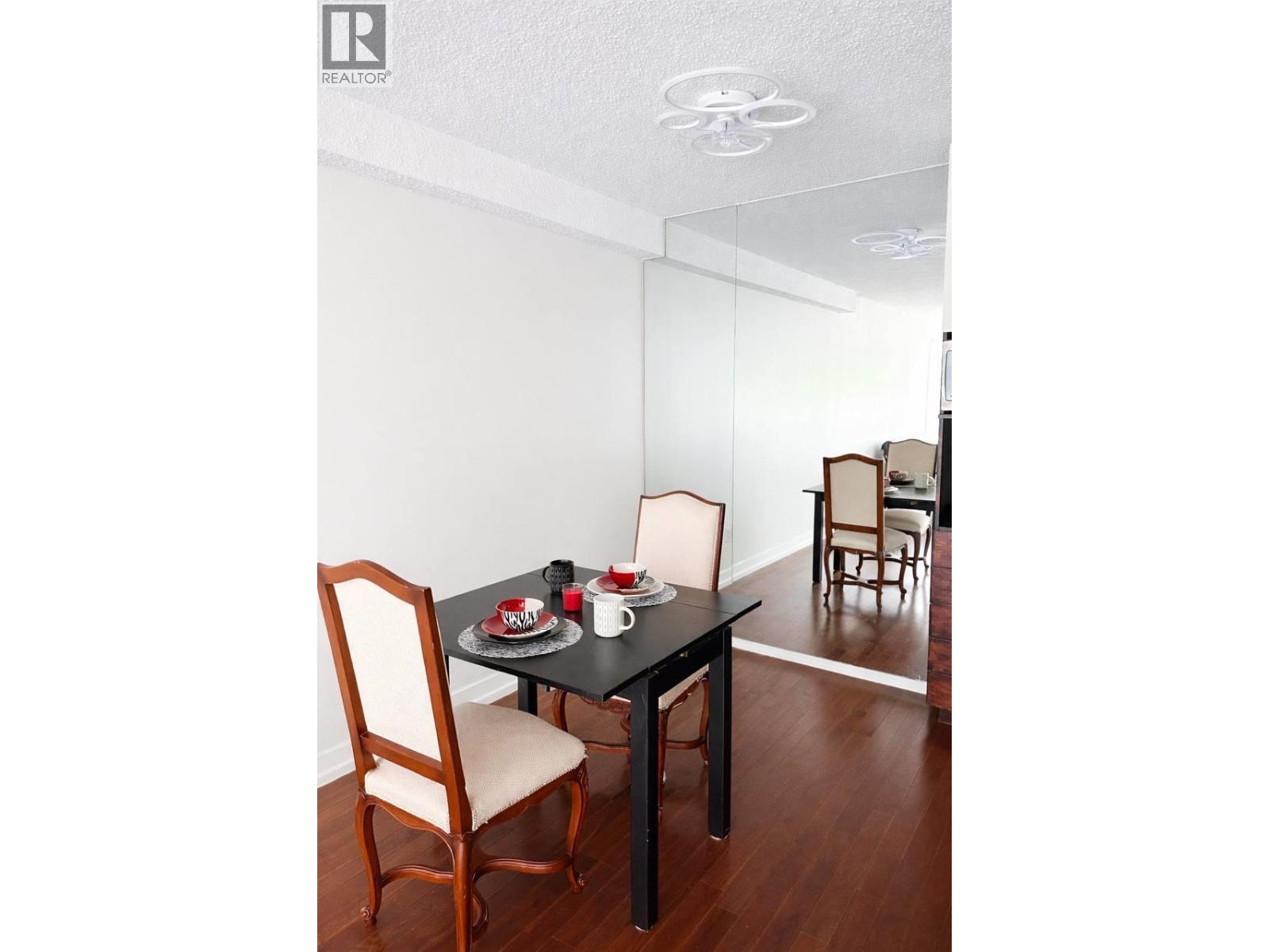 202 250 W 1ST STREET - Photo 2 of 10, North Vancouver, British Columbia