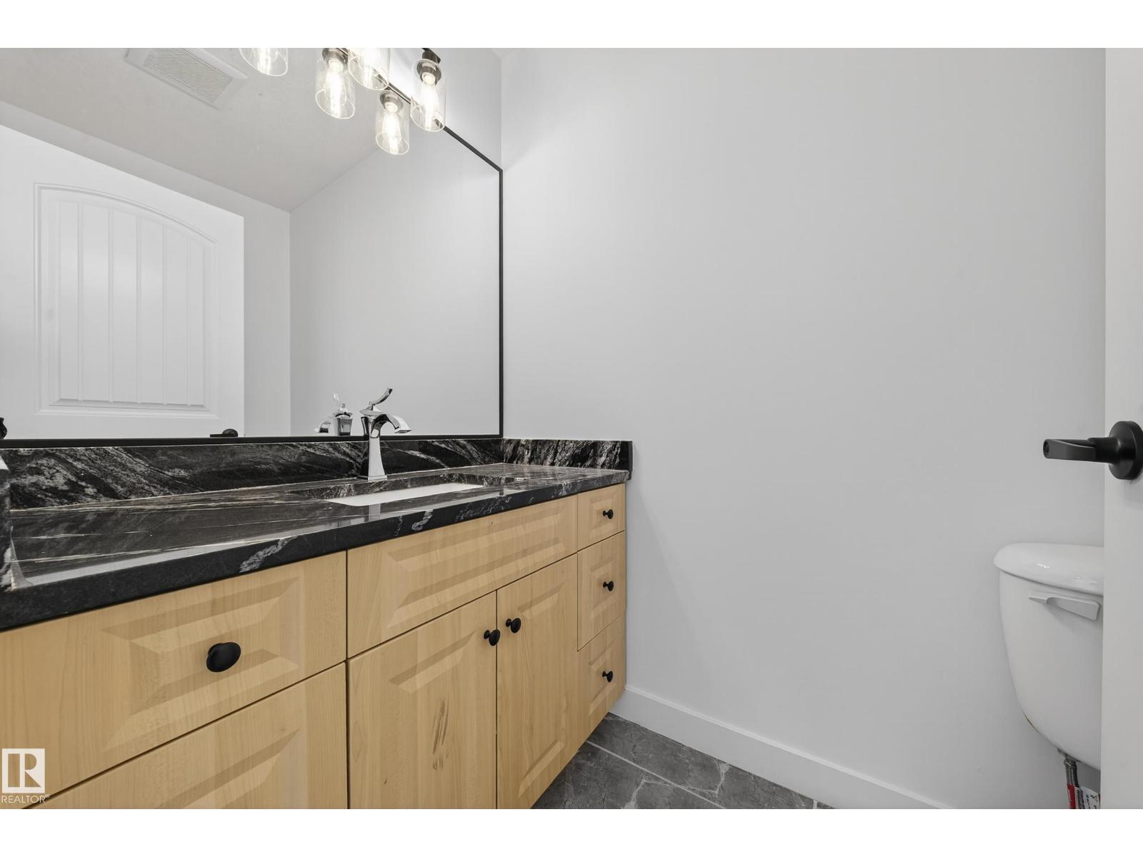 10916 175 AV NW, Edmonton