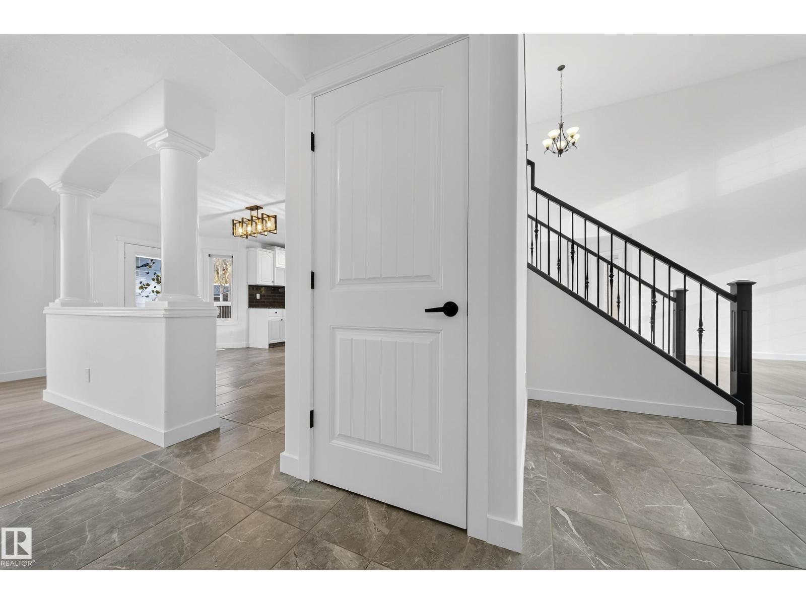 10916 175 AV NW, Edmonton