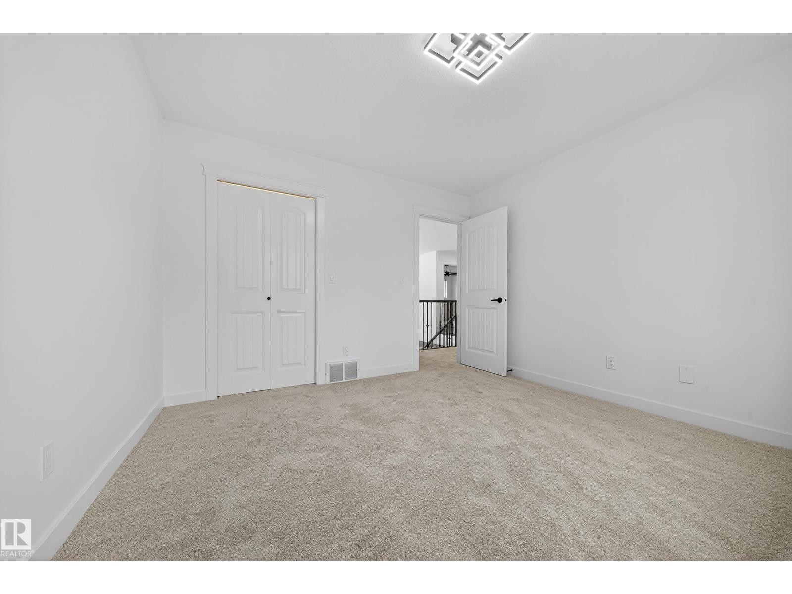 10916 175 AV NW, Edmonton