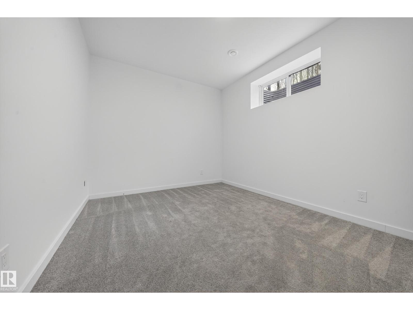 10916 175 AV NW, Edmonton