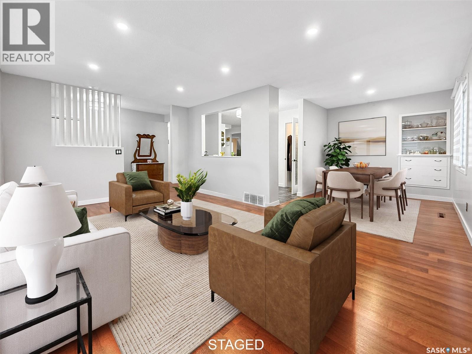 1102 Golden PLACE - Photo 4 of 39, Swift Current, Saskatchewan