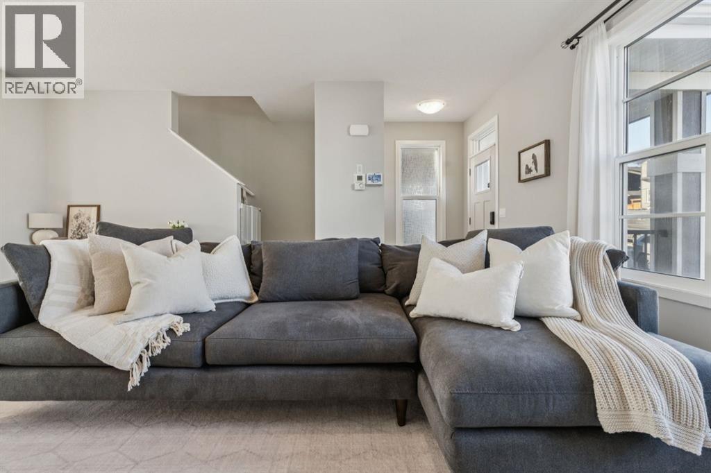 22 Precedence Glen, Cochrane