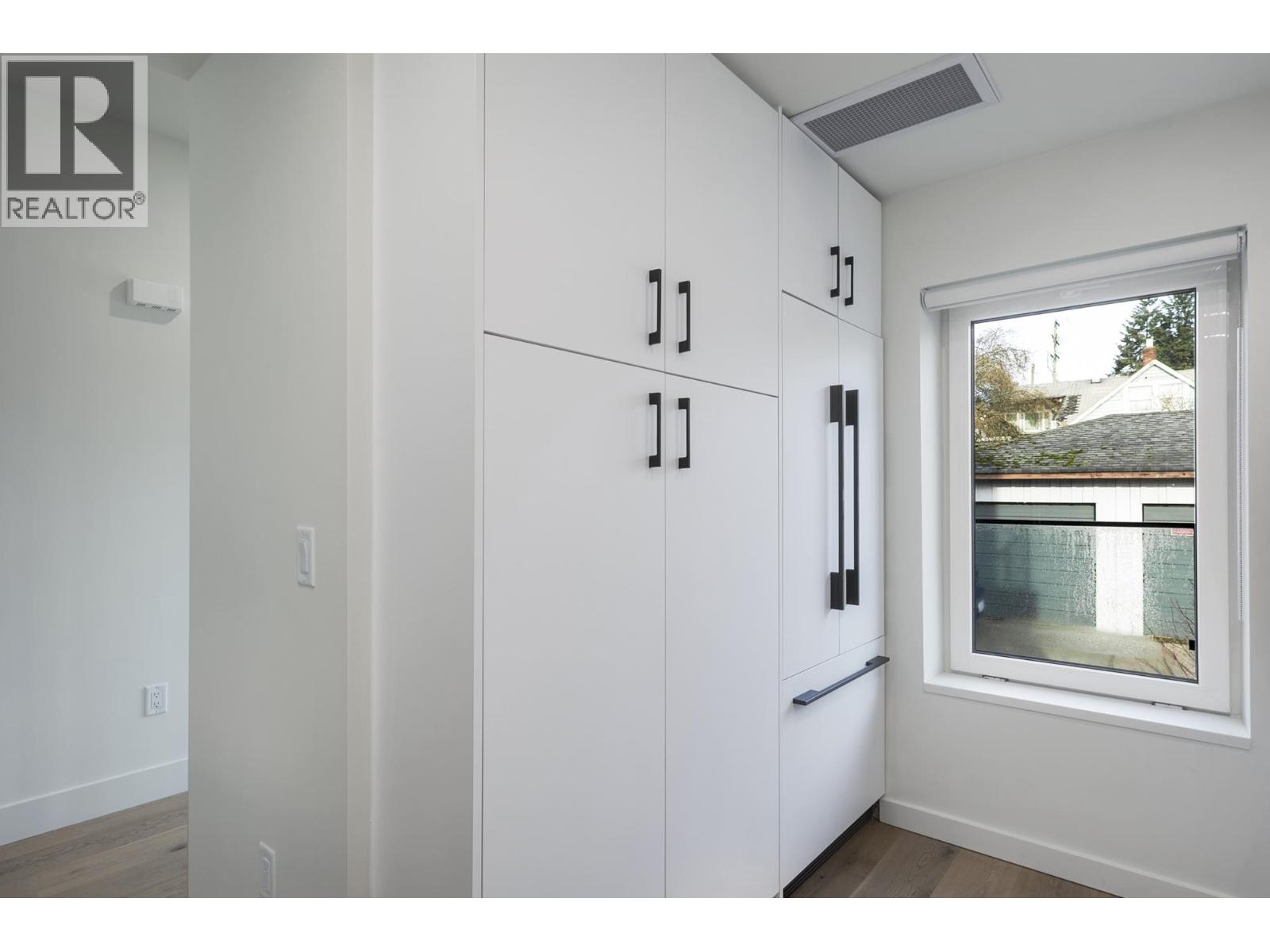 TH8 324 E RIDGEWAY AVENUE, North Vancouver