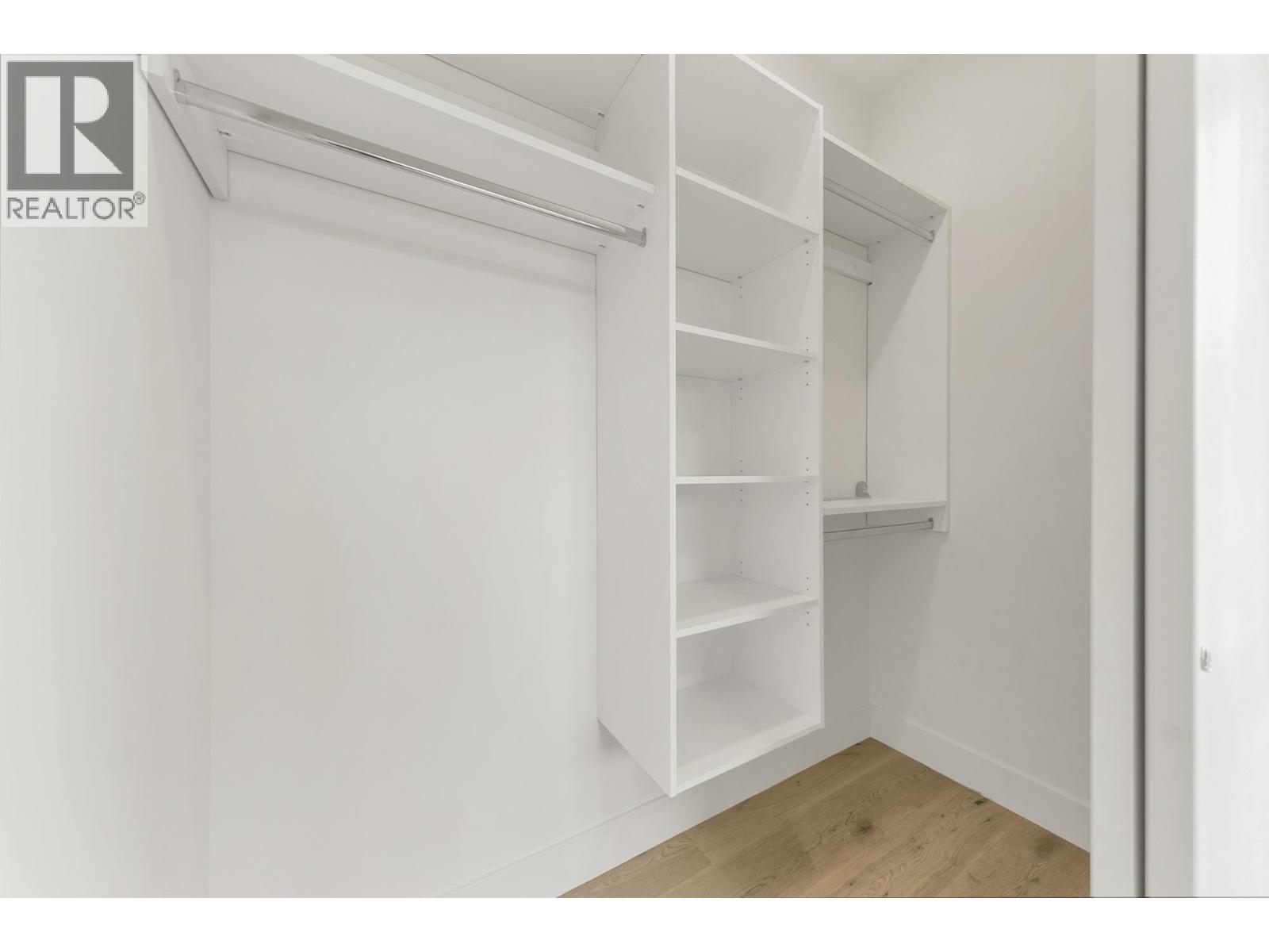 TH8 324 E RIDGEWAY AVENUE, North Vancouver