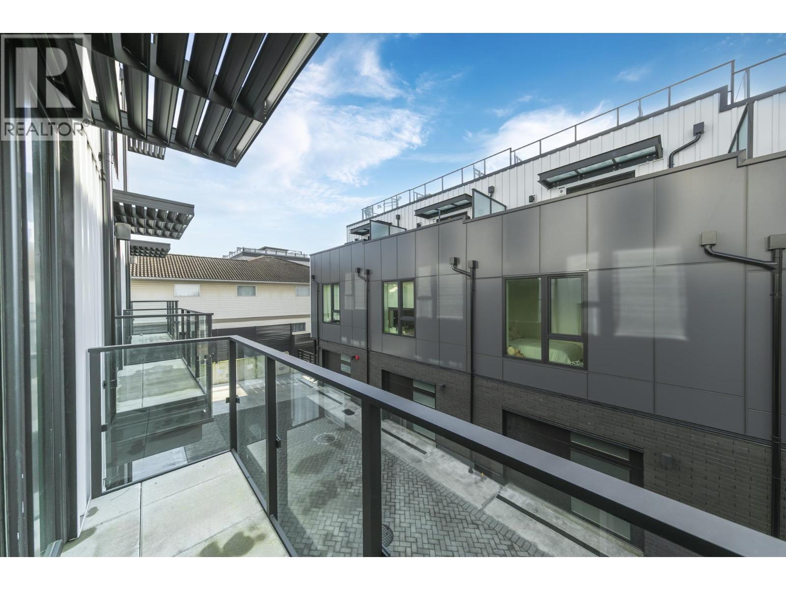 TH8 324 E RIDGEWAY AVENUE, North Vancouver