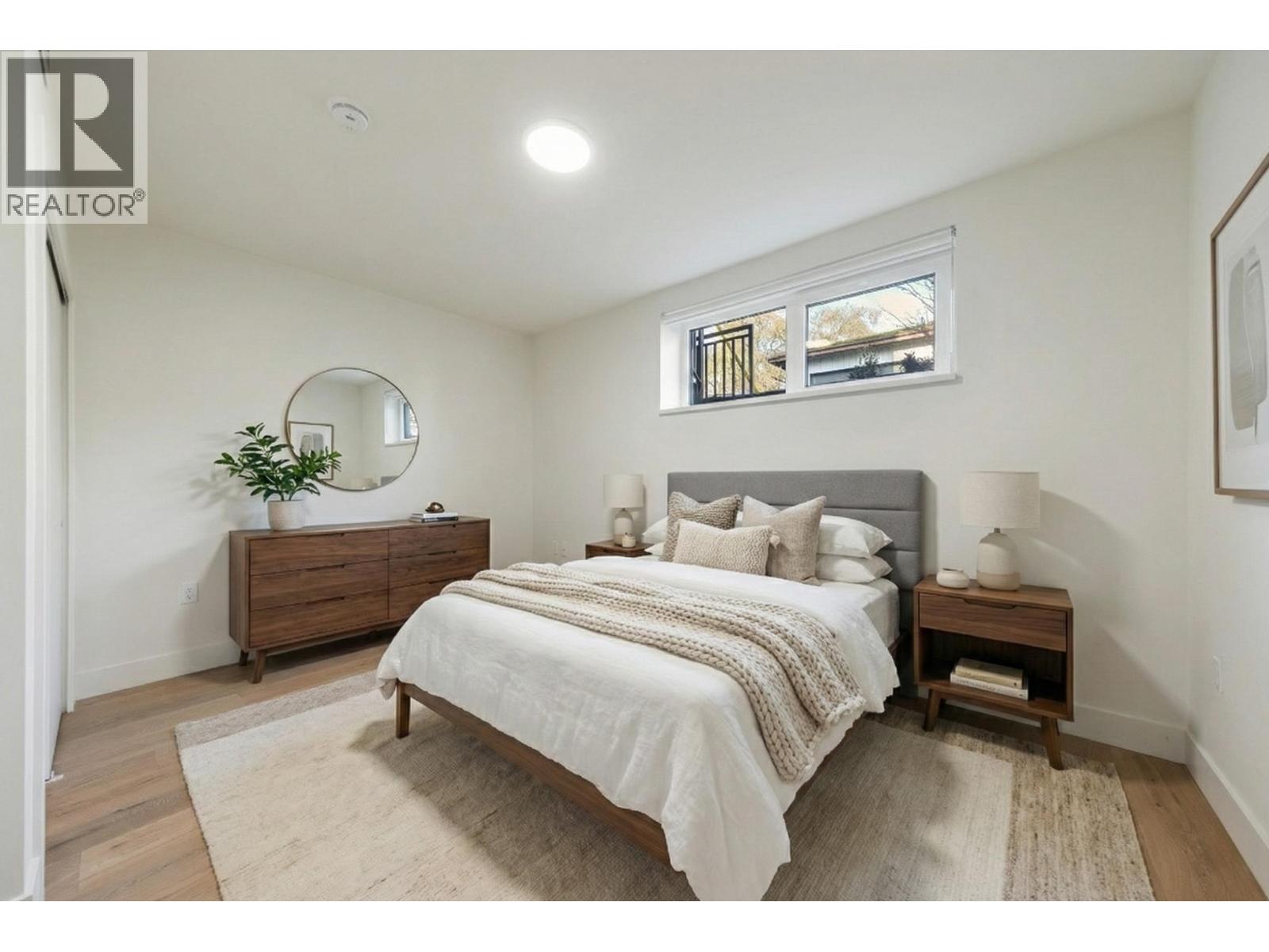 TH8 324 E RIDGEWAY AVENUE, North Vancouver