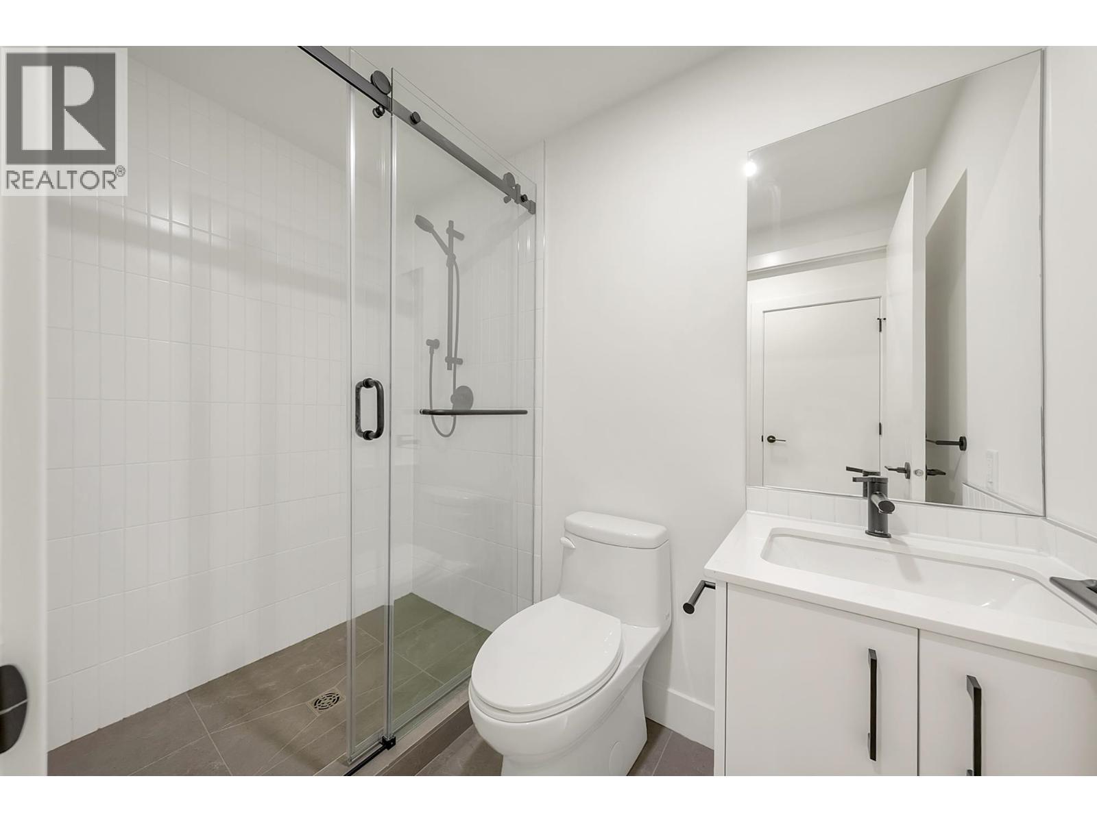 TH8 324 E RIDGEWAY AVENUE, North Vancouver