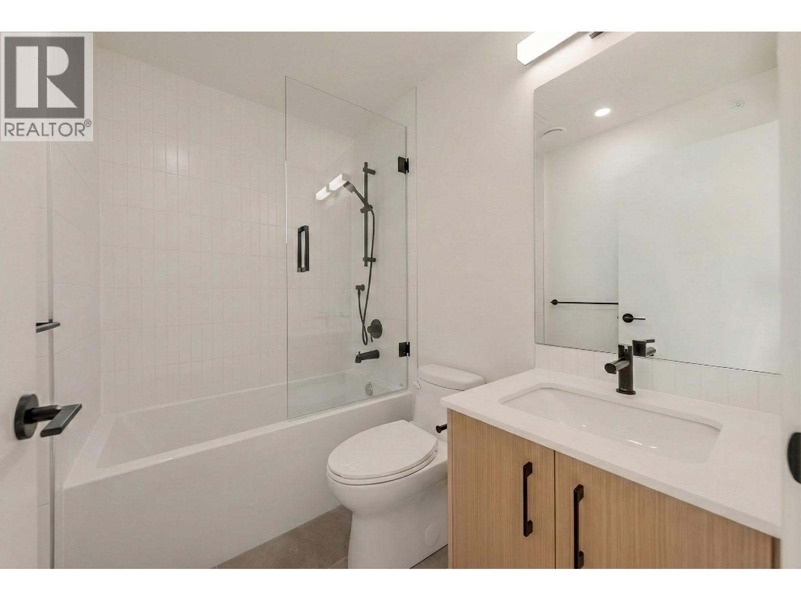 TH8 324 E RIDGEWAY AVENUE, North Vancouver