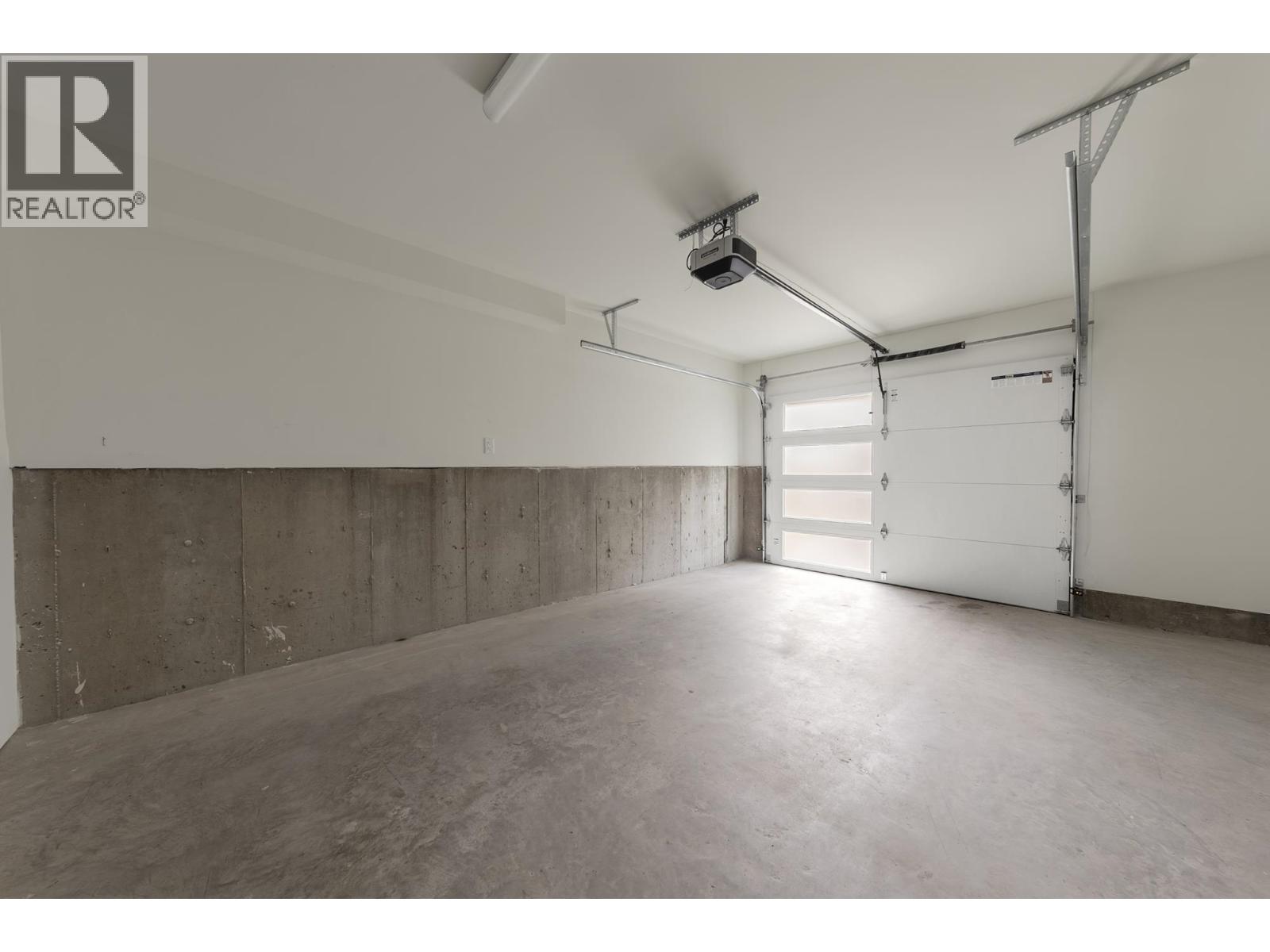 TH8 324 E RIDGEWAY AVENUE, North Vancouver