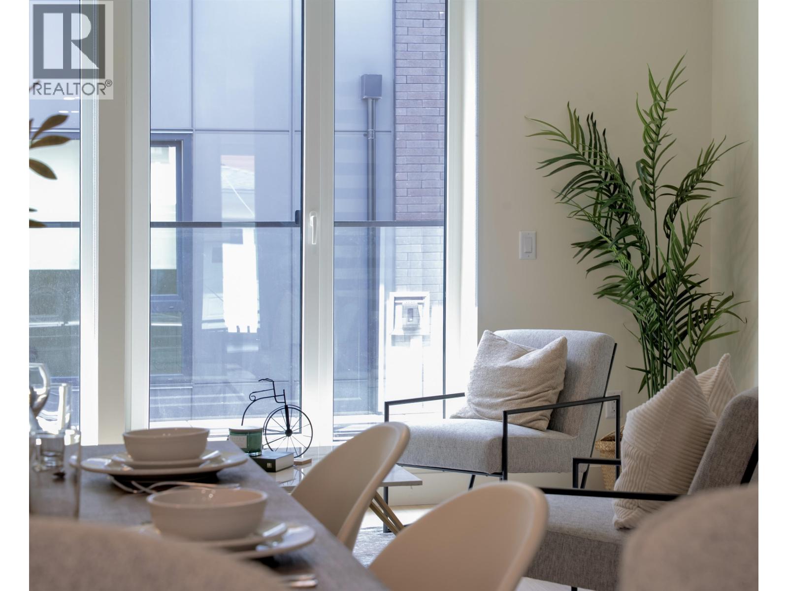 TH8 324 E RIDGEWAY AVENUE, North Vancouver