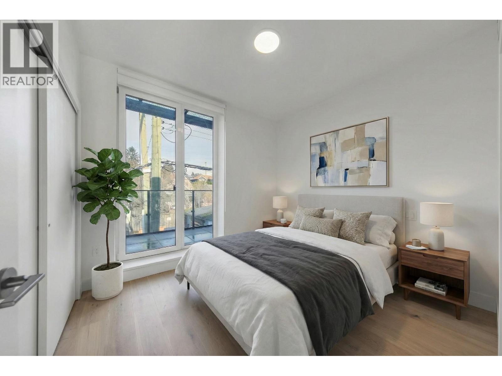 TH8 324 E RIDGEWAY AVENUE, North Vancouver