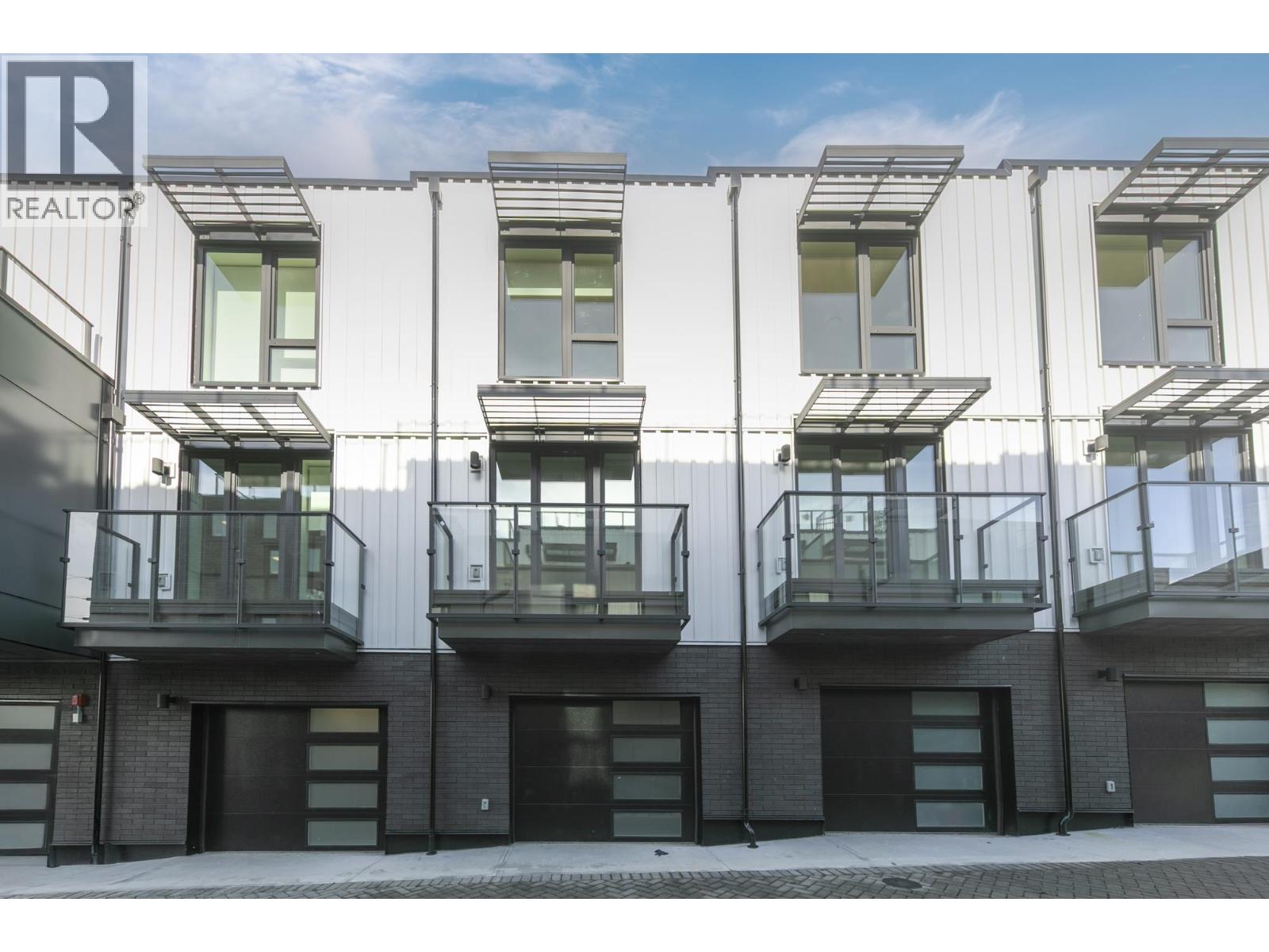 TH8 324 E RIDGEWAY AVENUE, North Vancouver