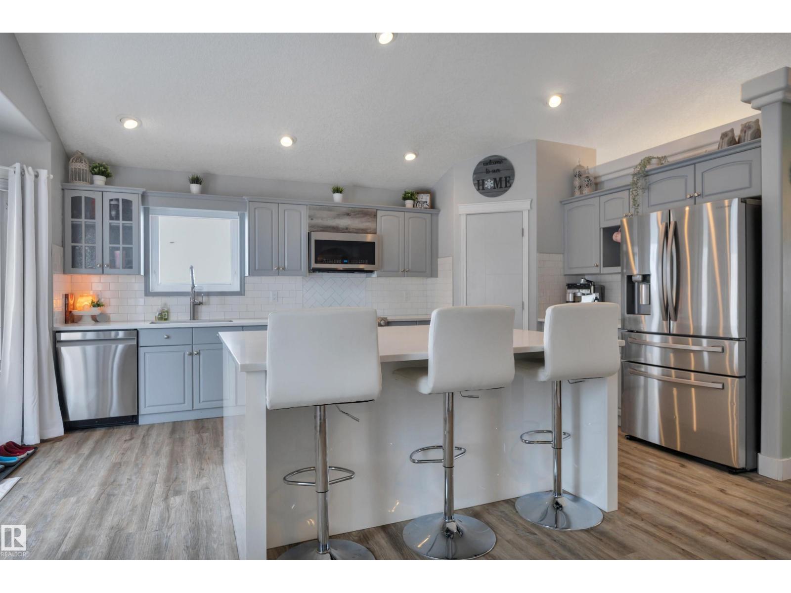 6 HIGHLAND CO, Sherwood Park