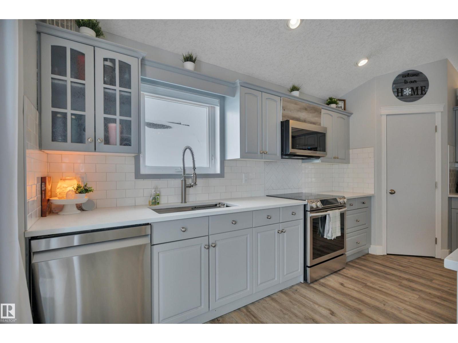 6 HIGHLAND CO, Sherwood Park