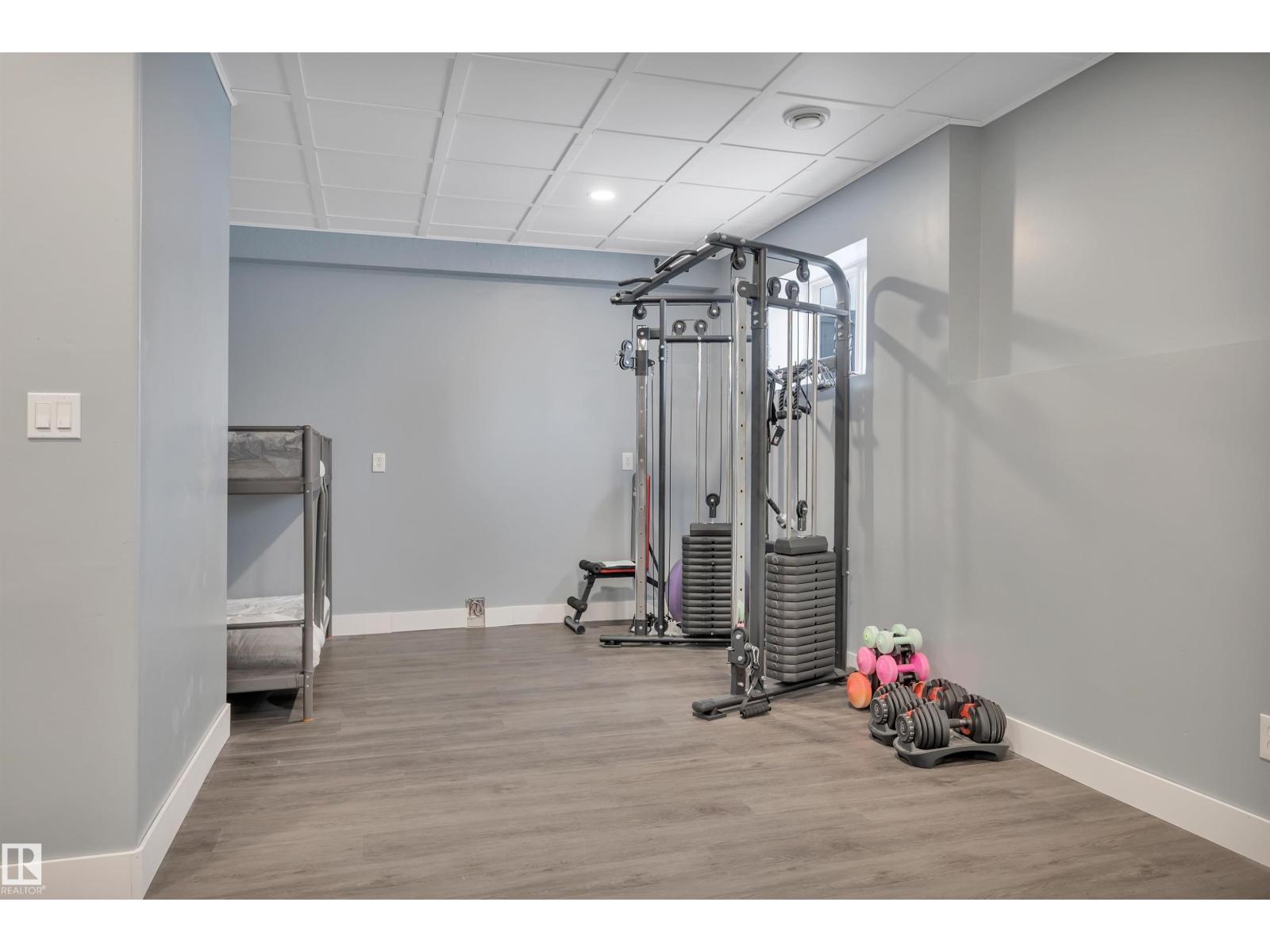 6 HIGHLAND CO, Sherwood Park