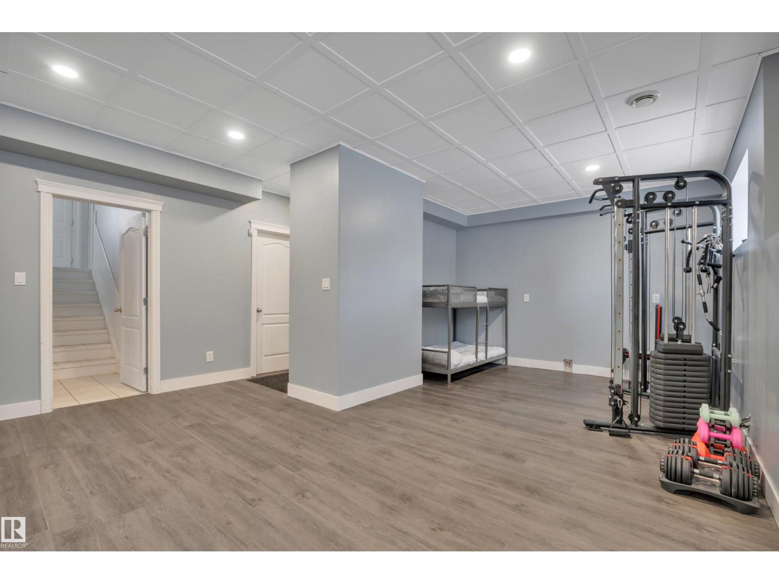 6 HIGHLAND CO, Sherwood Park