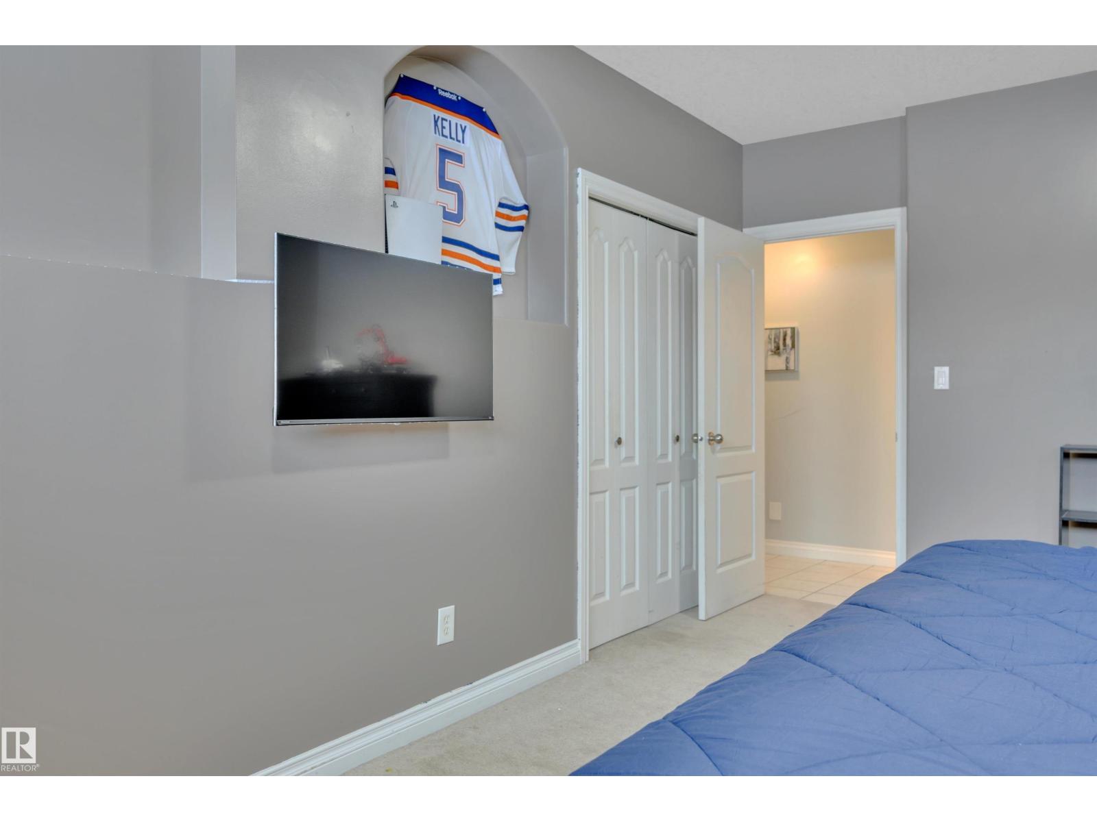 6 HIGHLAND CO, Sherwood Park