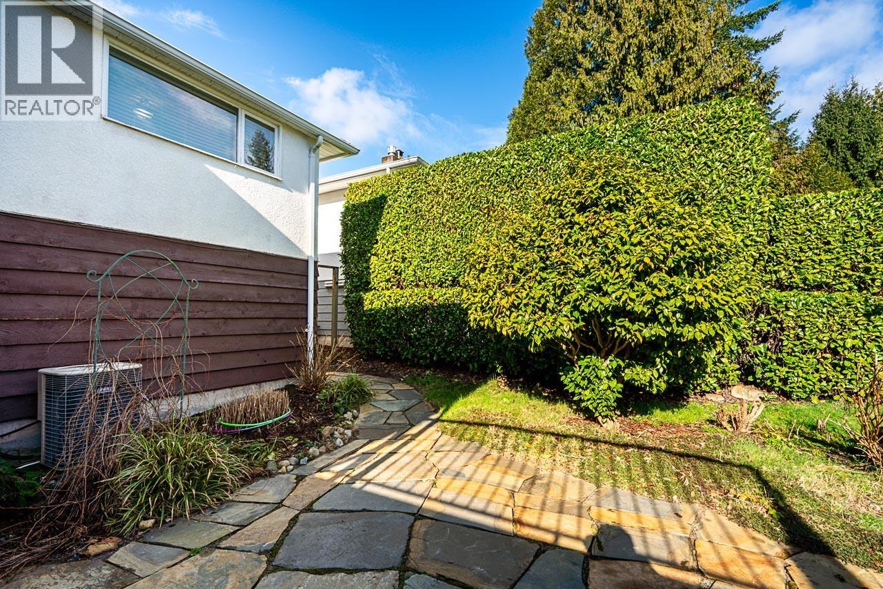 3726 SEFTON STREET, Port Coquitlam