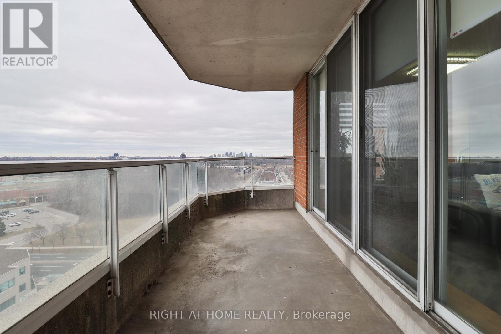 #1609 410 MCLEVIN AVENUE - 34
