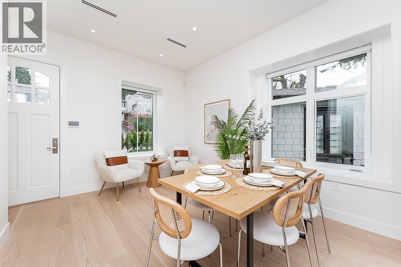 2 2837 OLIVER CRESCENT