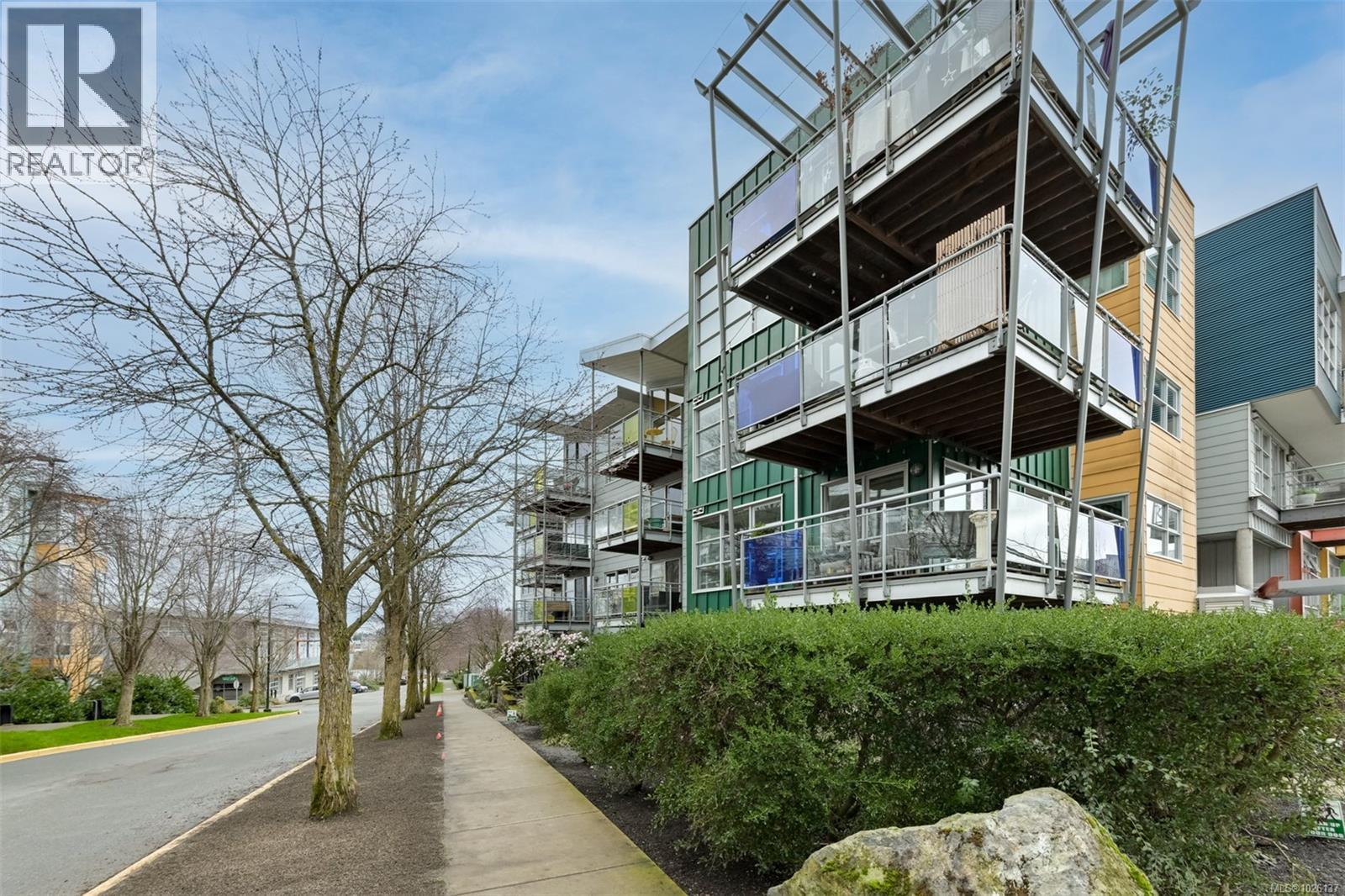 402 797 Tyee Road, Victoria