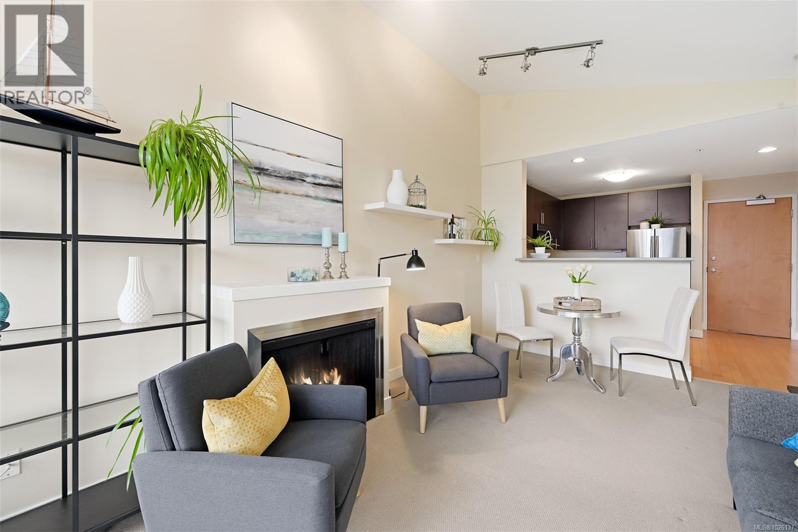 402 797 Tyee Road, Victoria