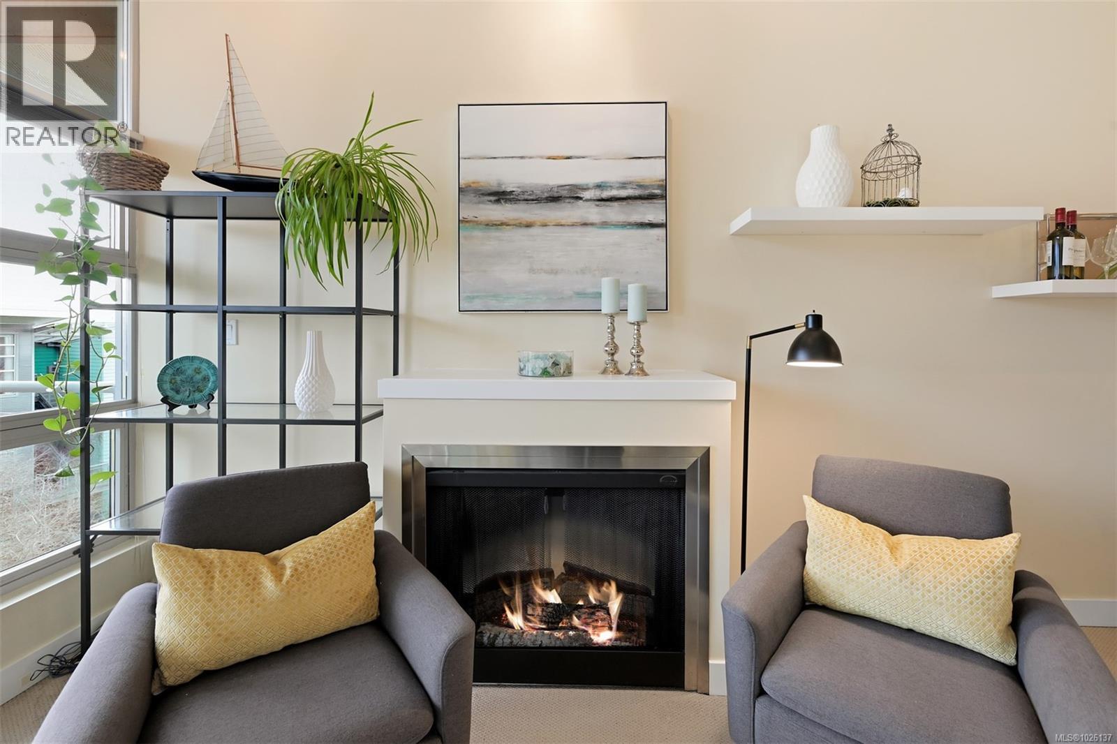 402 797 Tyee Road, Victoria