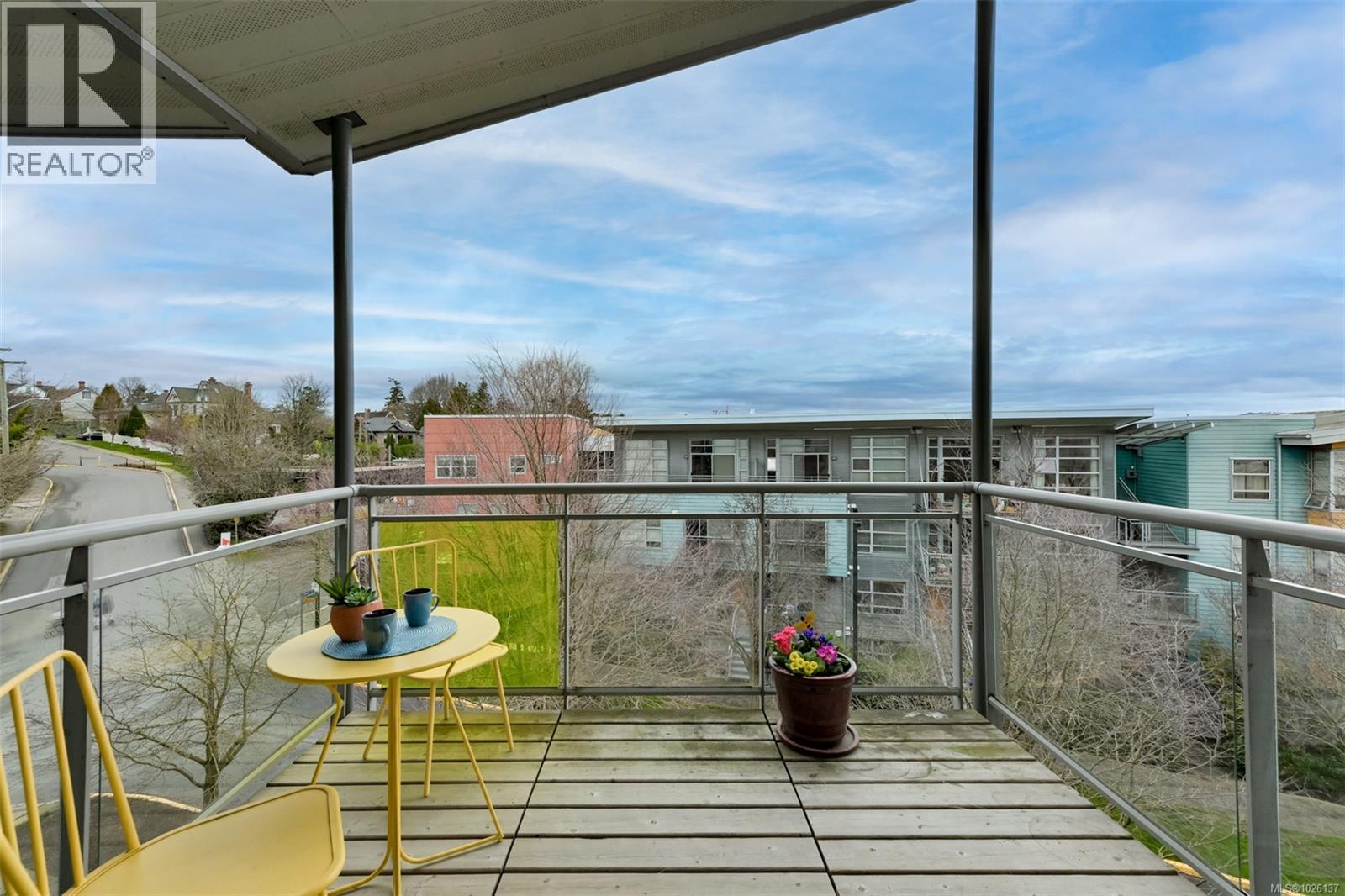 402 797 Tyee Road, Victoria