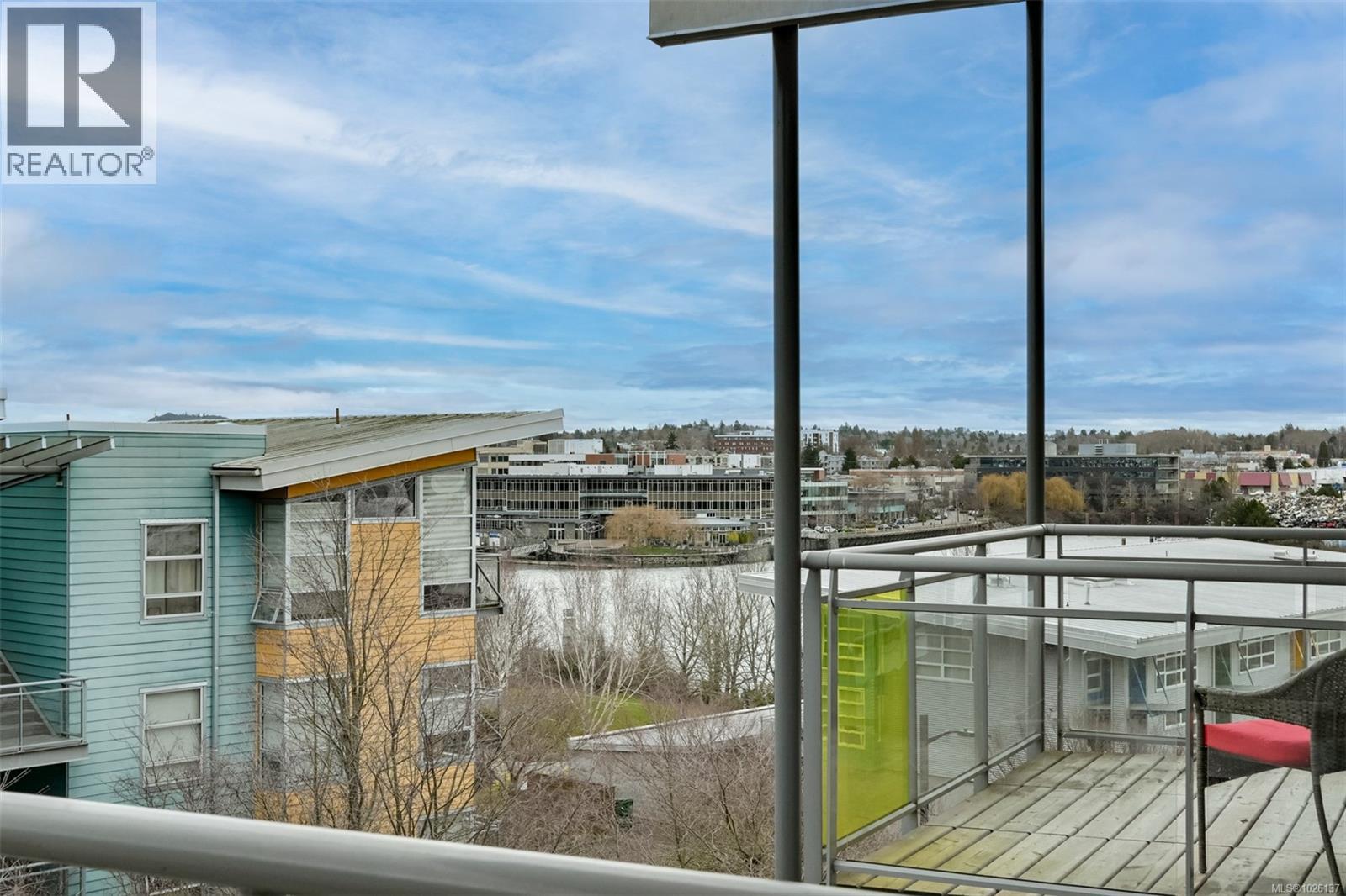 402 797 Tyee Road, Victoria