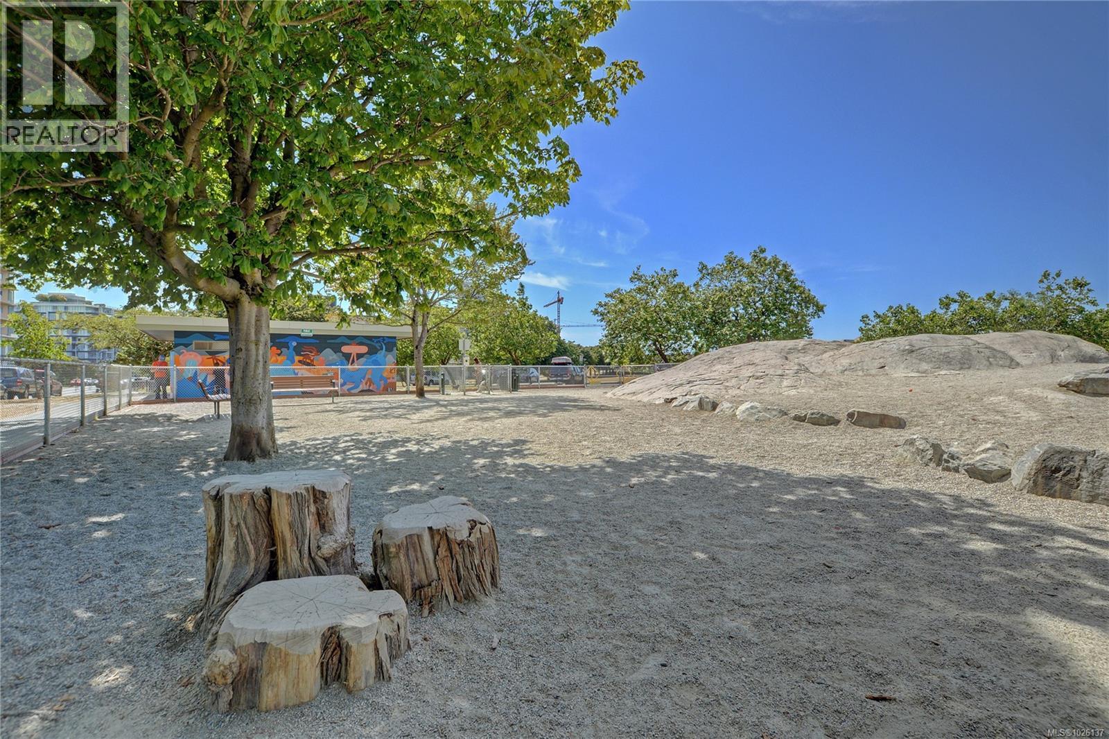 402 797 Tyee Road, Victoria