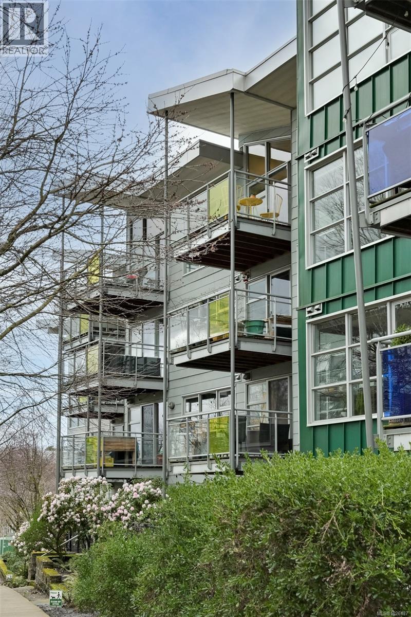 402 797 Tyee Road, Victoria