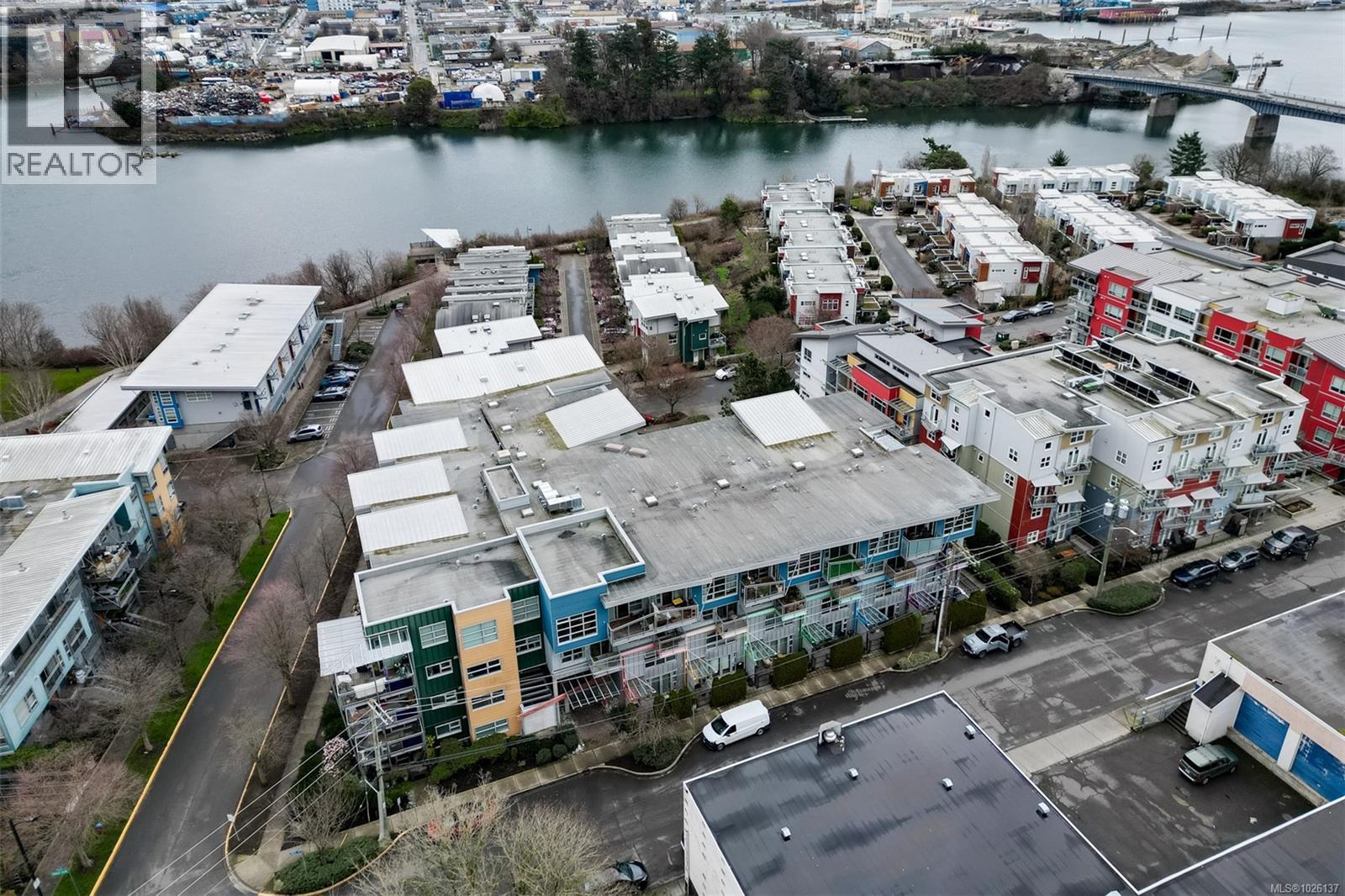 402 797 Tyee Road, Victoria