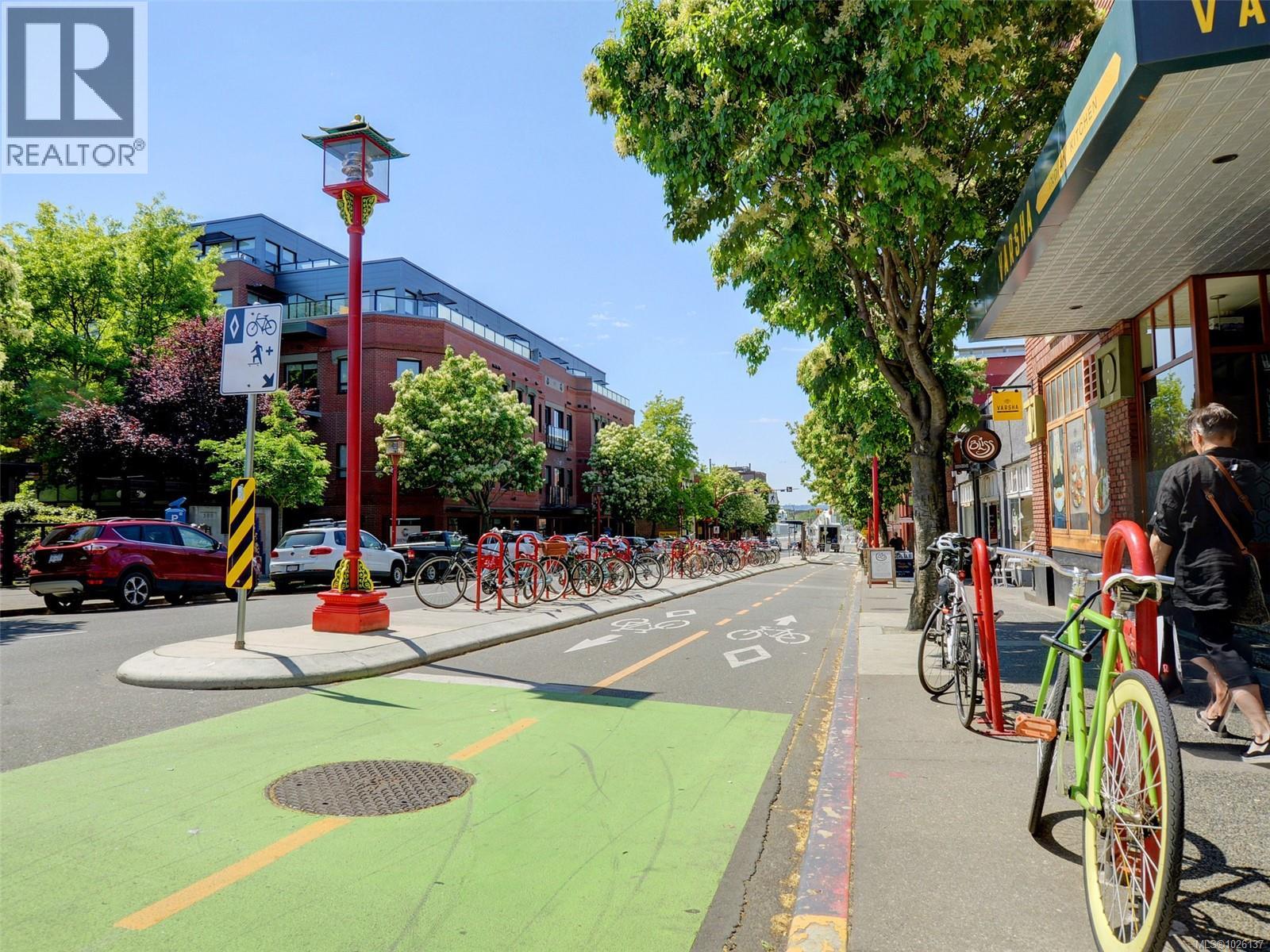 402 797 Tyee Road, Victoria