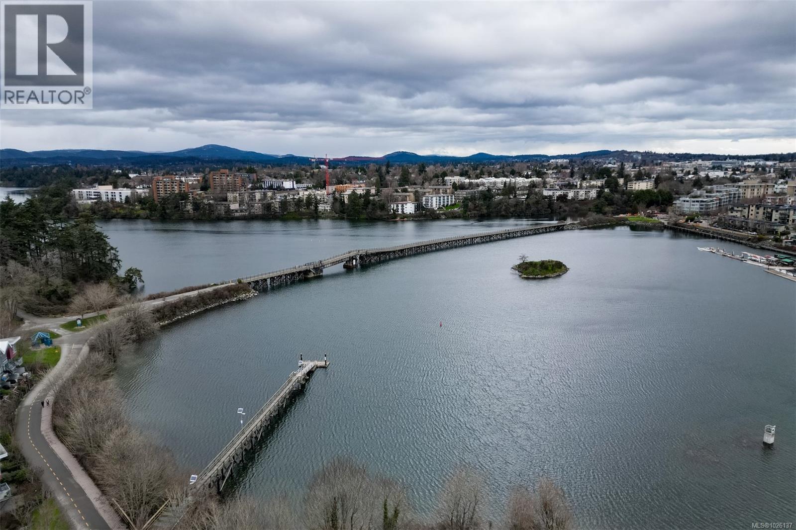 402 797 Tyee Road, Victoria