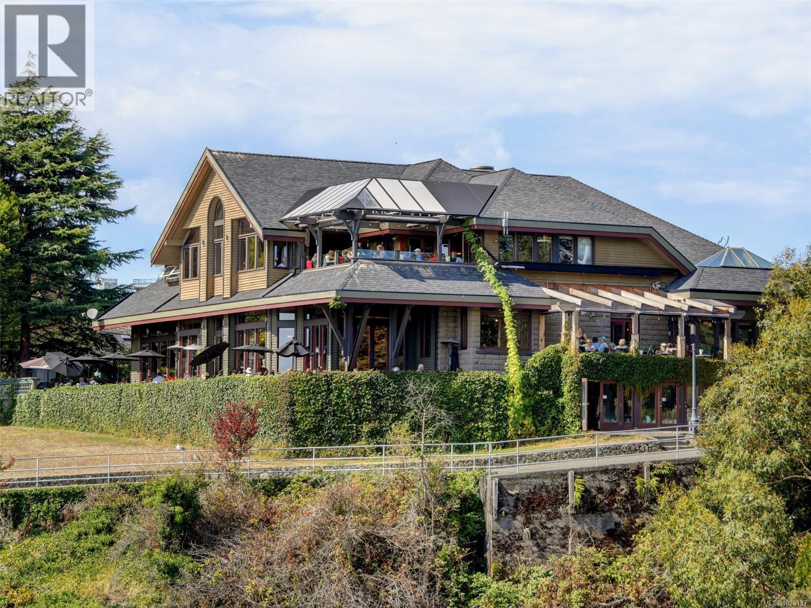 402 797 Tyee Road, Victoria