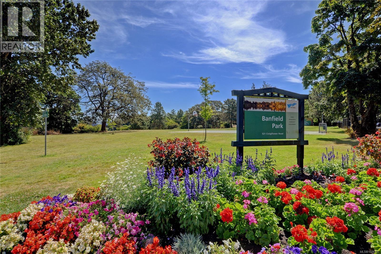 402 797 Tyee Road, Victoria