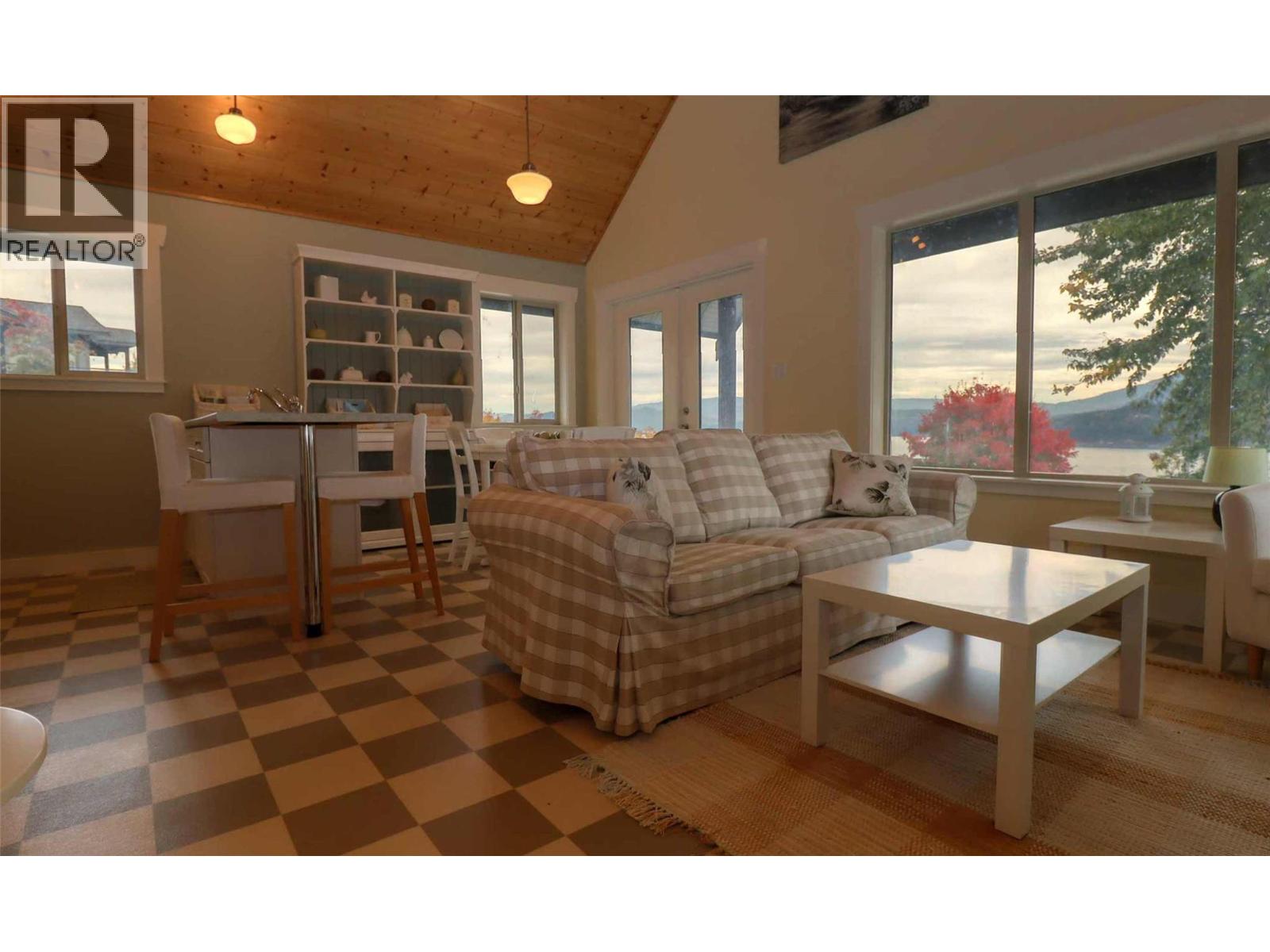 #195 2633 SQUILAX ANGLEMONT ROAD - 11