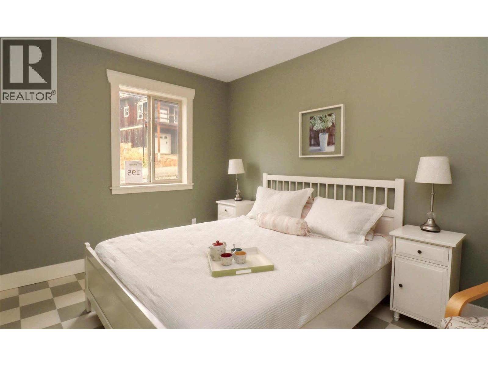 #195 2633 SQUILAX ANGLEMONT ROAD - 18