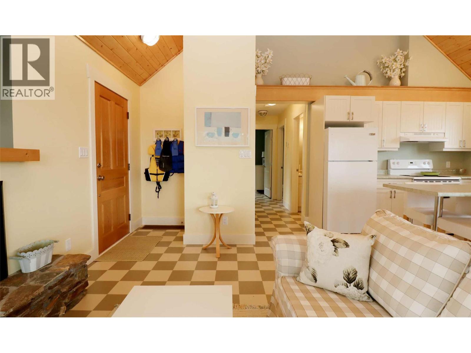 #195 2633 SQUILAX ANGLEMONT ROAD - 9