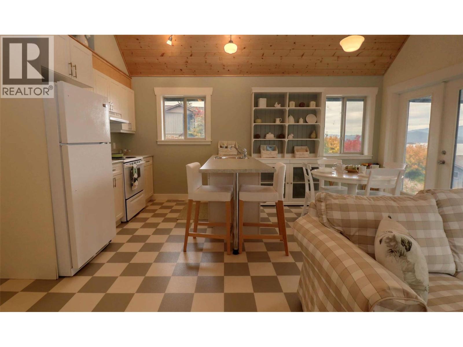 #195 2633 SQUILAX ANGLEMONT ROAD - 13