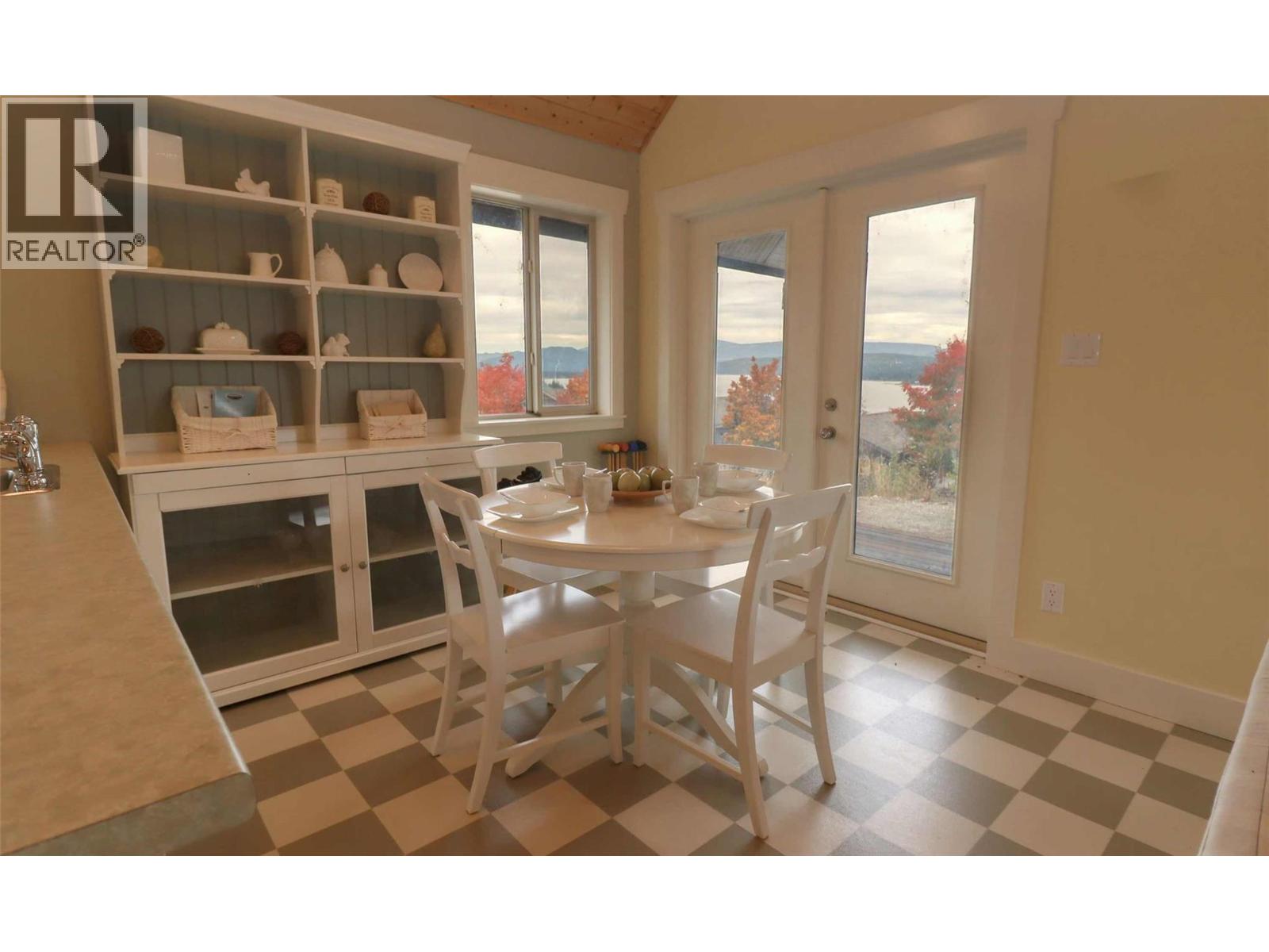 #195 2633 SQUILAX ANGLEMONT ROAD - 15